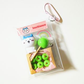 チイカワ(ちいかわ)のハチワレ　ガチャ詰めポーチ　りんご飴　青りんご　ちいかわ(キャラクターグッズ)