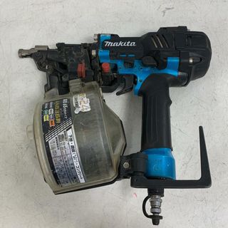 マキタ(Makita)の♭♭MAKITA マキタ 65mm 高圧エア釘打　本体のみ AN636H ブルー(その他)