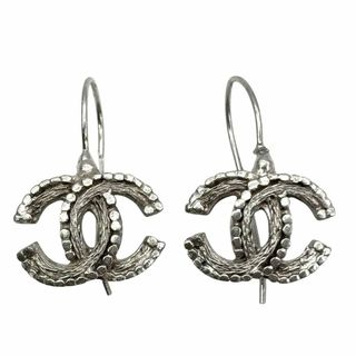 シャネル(CHANEL)の【大人気】CHANEL シャネル フックピアス ココマーク シルバー Q43(ピアス)