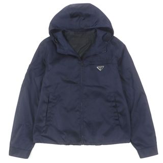 プラダ(PRADA)の美品▼PRADA プラダ 2020年製 SGX685 Re-Nylon トライアングルロゴ 三角プレート フード付き ダブルジップアップ ナイロンジャケット ネイビー 46 イタリア製 正規品 メンズ(ナイロンジャケット)
