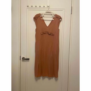マルニ(MARNI)のMARNA ベージュ Vネック ノースリーブ ワンピース(ひざ丈ワンピース)