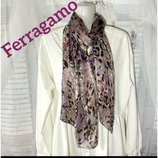 サルヴァトーレフェラガモ(Salvatore Ferragamo)の美品　フェラガモ　Ferragamo レオパード柄　シルクストール(ストール/パシュミナ)