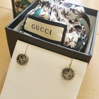 グッチ(GUCCI)の美品　GUCCI　グッチ　燻し加工　シルバーピアス(ピアス)
