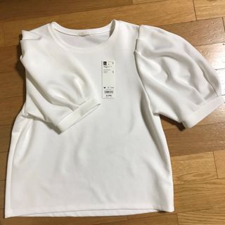 ジーユー(GU)のGU ジーユー　ボリュームスリーブT (5分袖) Z(カットソー(半袖/袖なし))