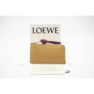 ロエベ(LOEWE)の★3日以内返品可★ LOEWE ロエベ CEM1Z40X02 シャイニーナパカーフ ノット コインカードホルダー サハラ クリムゾン コインケース【中古】(コインケース)