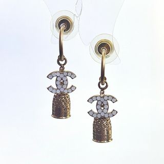 シャネル(CHANEL)のCHANEL シャネル ココマーク ベルモチーフ ラインストーン フープピアス(ピアス)