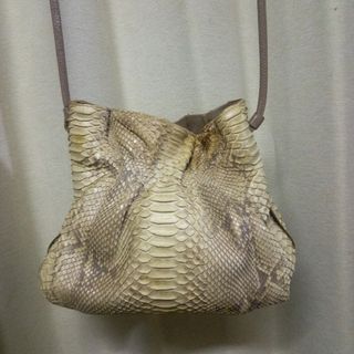 パイソンレザーショルダーバック(ショルダーバッグ)