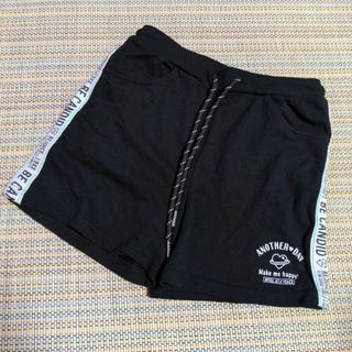 ☆キッズ　子ども服　ショートパンツ　150㎝☆