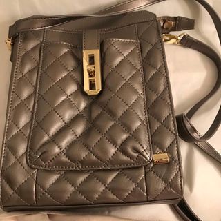 牛革rショルダーバッグ　パールグレイ(ショルダーバッグ)
