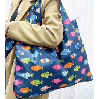 大きめのエコバッグ 折りたたみ 買い物袋エコバック 魚柄1袋　プレゼント