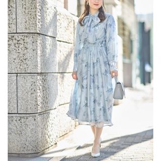 【新品】トッコ クローゼットボウタイリボンシアーフラワープリントワンピースブルー
