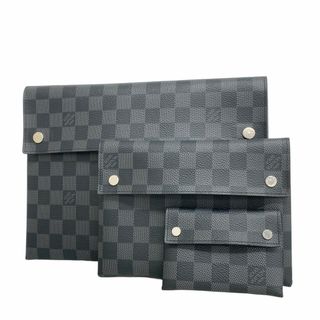 ルイヴィトン(LOUIS VUITTON)の【5gd5137-b-h】ルイヴィトン ポーチ ダミエ・グラフィット アルファトリプロポーチ N60255 ブラック【中古】メンズ(その他)