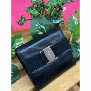 サルヴァトーレフェラガモ(Salvatore Ferragamo)のサルヴァトーレ フェラガモ　折財布　ヴァラリボン(財布)