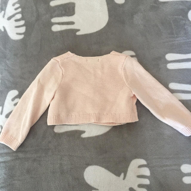 babyGAP(ベビーギャップ)のbabyGAP ベビーピンク カーディガン ボレロ 6-12m  キッズ/ベビー/マタニティのベビー服(~85cm)(カーディガン/ボレロ)の商品写真