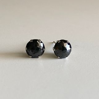 プラチナ　ブラックダイヤ　トータル2カラット(ピアス(両耳用))