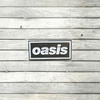 oasis金属製ピンバッジblur好きにも