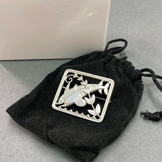 ジョージジェンセン(Georg Jensen)のg29《美品》 Georg Jensen ジョージジェンセン イルカ ブローチ 251 シルバー 925 SILVER アクセサリー ジュエリー(ブローチ/コサージュ)