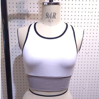 julier カップ付きショートトップス　スポーツブラ