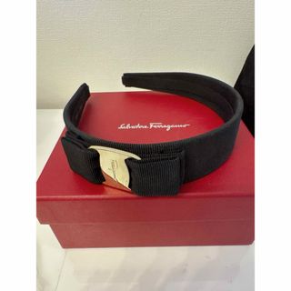 定番Salvatore Ferragamo リボンカチューシャ