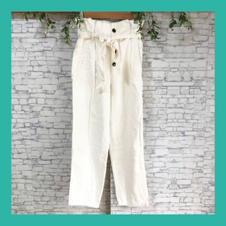 エイチアンドエム(H&M)のH&M◆ ハイウエスト　ホワイトデニムパンツ　ウエストリボン　無地(デニム/ジーンズ)