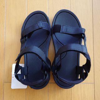 新品　サンダル　23cm