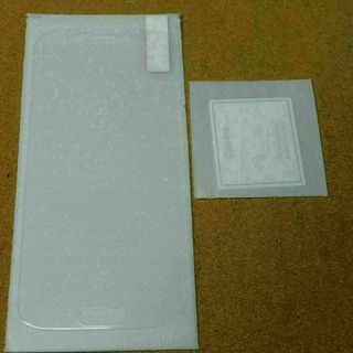 ★新品★ガラスフィルム　画面用＋カメラ用（らくらくスマートフォン　Ｆー５２Ｂ用）