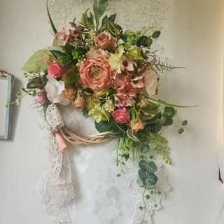 アートフラワーリース　ラナンキュラスと　Wx H37cm前後