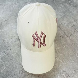 メジャーリーグベースボール(MLB)のMLB Korea ダイヤモンド刺繍 キャップ ヤンキース ピンク ホワイト(キャップ)