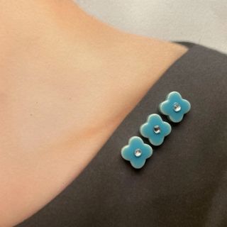 250729-4‪ꫛꫀꪝ 3連ミニ美濃焼ライトブルー　ブローチ