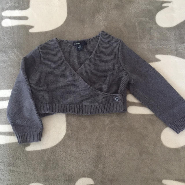 babyGAP(ベビーギャップ)のbabyGAP ブルーグレー カーディガン ボレロ 6-12m  キッズ/ベビー/マタニティのベビー服(~85cm)(カーディガン/ボレロ)の商品写真