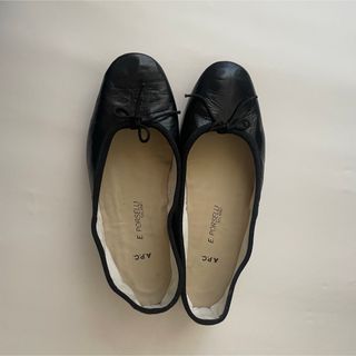 アーペーセー(A.P.C)のA.P.C. ポルセリ バレエシューズ 黒 36 本革(バレエシューズ)