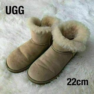 UGGアグ　ムートンブーツ　ショートブーツ　ボタン　ベージュ22cm
