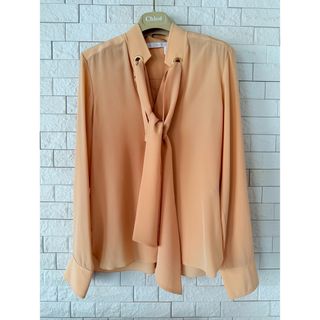 クロエ(Chloe)のChloe ボウタイ付きスタンドカラー長袖ブラウス デリケートピンク 34(シャツ/ブラウス(長袖/七分))
