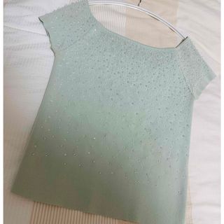 ザラ(ZARA)のZARA  トップス　ビーズ(カットソー(半袖/袖なし))
