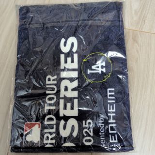 メジャーリーグベースボール(MLB)の【未開封品】MLB 東京シリーズ 2025 プレミアムラウンジ記念品タオル非売品(記念品/関連グッズ)