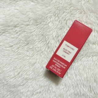 トムフォードビューティ(TOM FORD BEAUTY)の✩新品未開封✩　エレクトリックチェリー　トム・フォード(サンプル/トライアルキット)