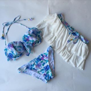 新作☆新品☆水彩画風花柄 スカート付ビキニ3点セット水色☆水着Mの ...