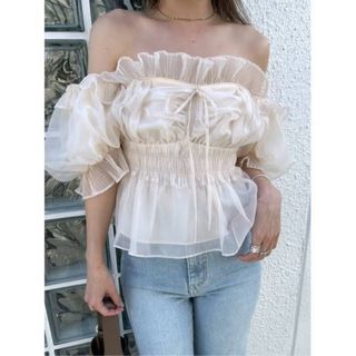 スナイデル(SNIDEL)の【正規品】snidel ギャザーフリルオフショルブラウス  IVR アイボリー(シャツ/ブラウス(半袖/袖なし))