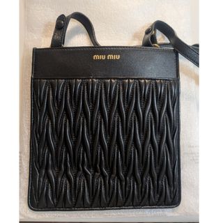ミュウミュウ(MIU MIU)のミュウミュウ MIUMIU ポシェット 黒(ショルダーバッグ)