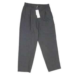 エイトン(ATON)のATON エイトン PRAGGM0700 WOOL TROPICAL TAPERED EASY PANTS ウールトロピカル テーパード イージーパンツ グレー系 48【極上美品】【中古】(その他)