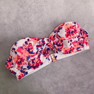 エイチアンドエム(H&M)のバンドゥー花柄ビキニ(水着)