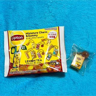 Ｌｉｐｔｏｎ　ミニチュアチャーム＆グミ