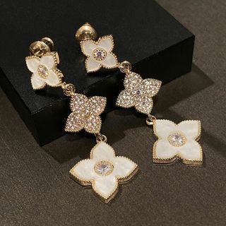 ピアス レディース おしゃれ ゆれる みみたぶ アレルギー対応 人気(ピアス)