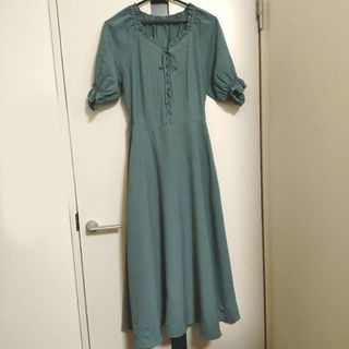 アンアナザーアンジェラス(an another angelus)の新品未使用　グリーン　半袖　ロングワンピース　フィント(ロングワンピース/マキシワンピース)
