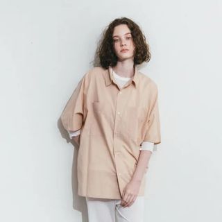 フォグリネンワーク(fog linen work)のmiiThaaii コットン フレダ シャツ（BEIGE）(シャツ/ブラウス(半袖/袖なし))