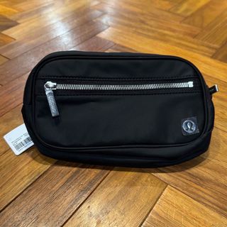 ルルレモン(lululemon)のルルレモンワンダーラストベルトバッグ1.8Lブラック タグ付き新品(ボディバッグ/ウエストポーチ)