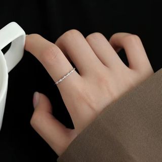 指輪  シルバー　銀　リング  韓国 フリーサイズ おしゃれ　上品 s925(リング(指輪))
