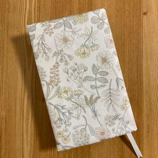 新書判用　KOKKAスモーキーボタニカル柄ブックカバー☆ハンドメイド(ブックカバー)