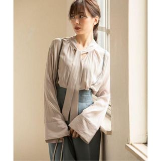 ノーブル(Noble)のm410_NOBLE 極美品✨とろみ☘️2Way ボウタイブラウス 中村麻美(シャツ/ブラウス(長袖/七分))