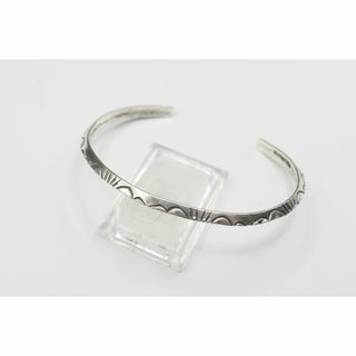 インディアンジュエリー(INDIAN JEWELRY)の美品　ナバホ　エレイン　タヘ　tahe　シルバー　バングル　ブレスレット(ブレスレット/バングル)